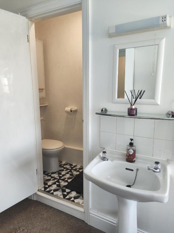 Styles & White Stays - Central Newquay New Quay Exterior foto